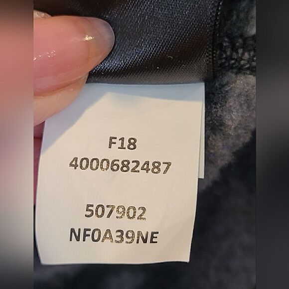 THE NORTH FACE Novelty Gordon Lyons Quarter Zip Black/Gray Geometric Print | L - Picture 7 of 10